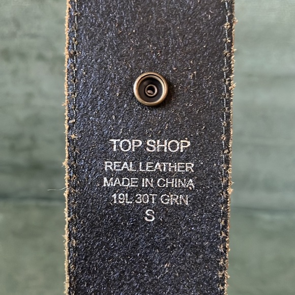 Leather Top Shop Belt from Anthropologie, Size Small, Sparrow etching - Picture 5 of 7
